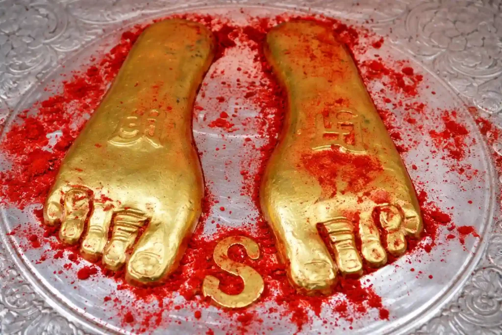 Maa-Saptashrungi-Charan