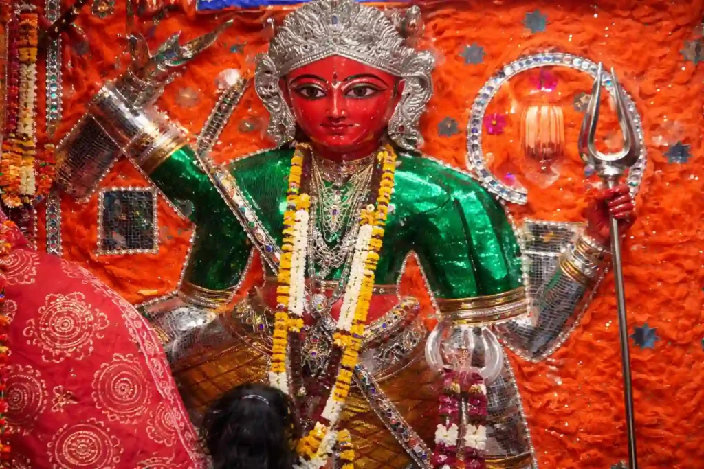 Om-Aim-Hreem-Kleem-Chamundayai-Vichche